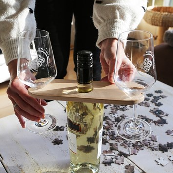 One Hand Wine Server